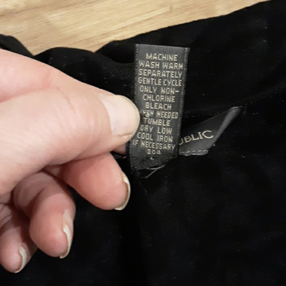 Banana Republic Black Lace Sheer Long Sleeve Top. - Picture 4 of 7